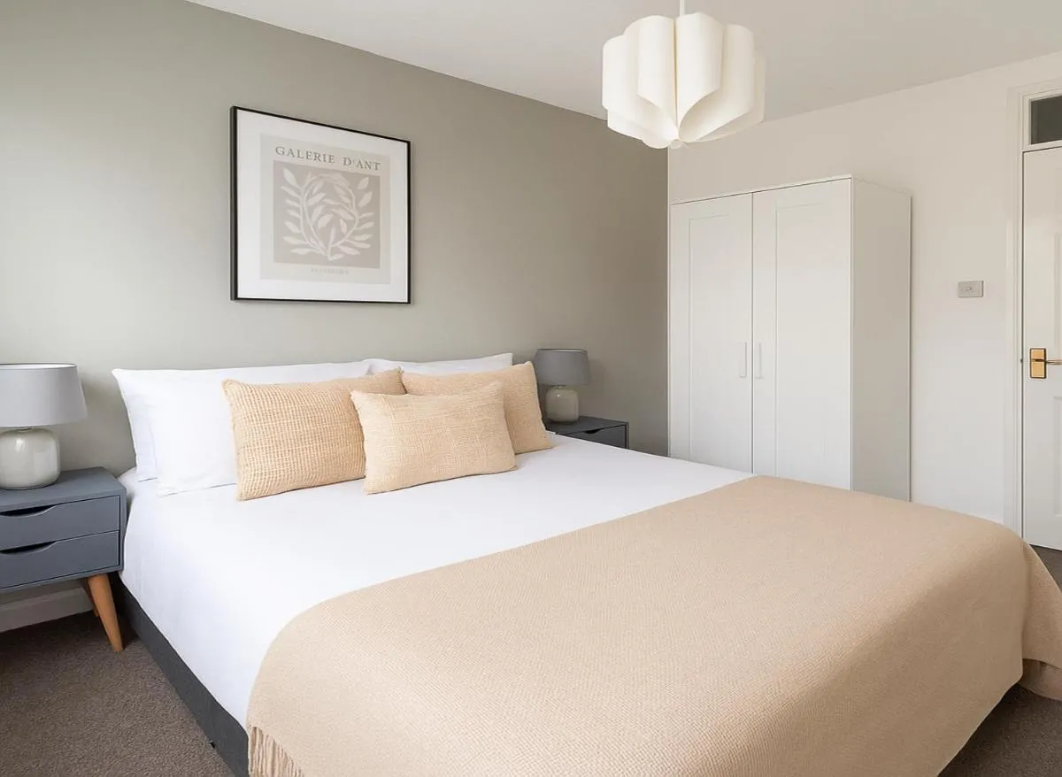 Image 4 of Wonderful 2 Bed Apartment in Camden
