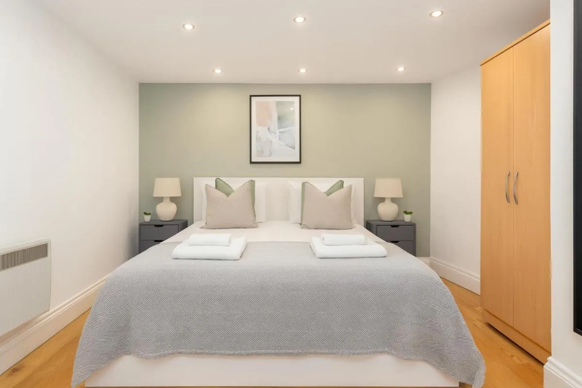 Image 5 of Wonderful 2 Bed Apartment in Camden