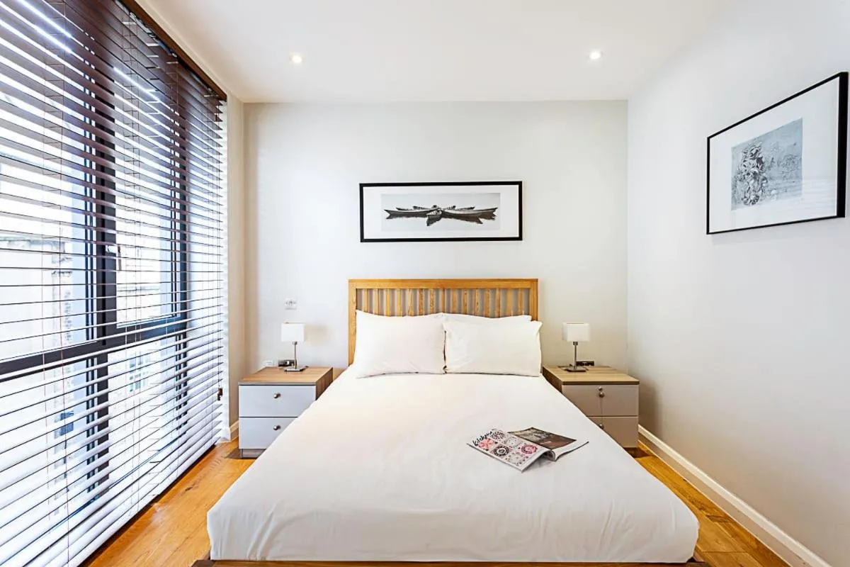 Image 3 of Wonderful Holborn Apartment