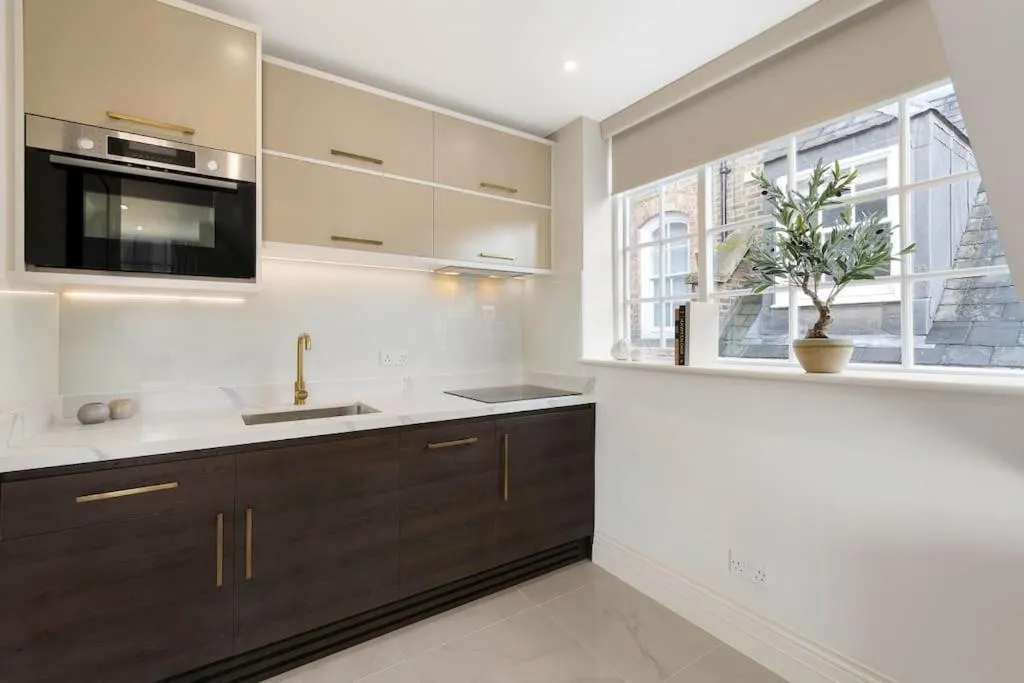 Image 4 of Wonderful Knightsbridge Apartment by Harrods