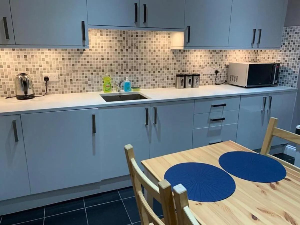 Image 5 of Wood Green Budget Rooms – Next to Mall & Metro Station – 10 Min to City Center