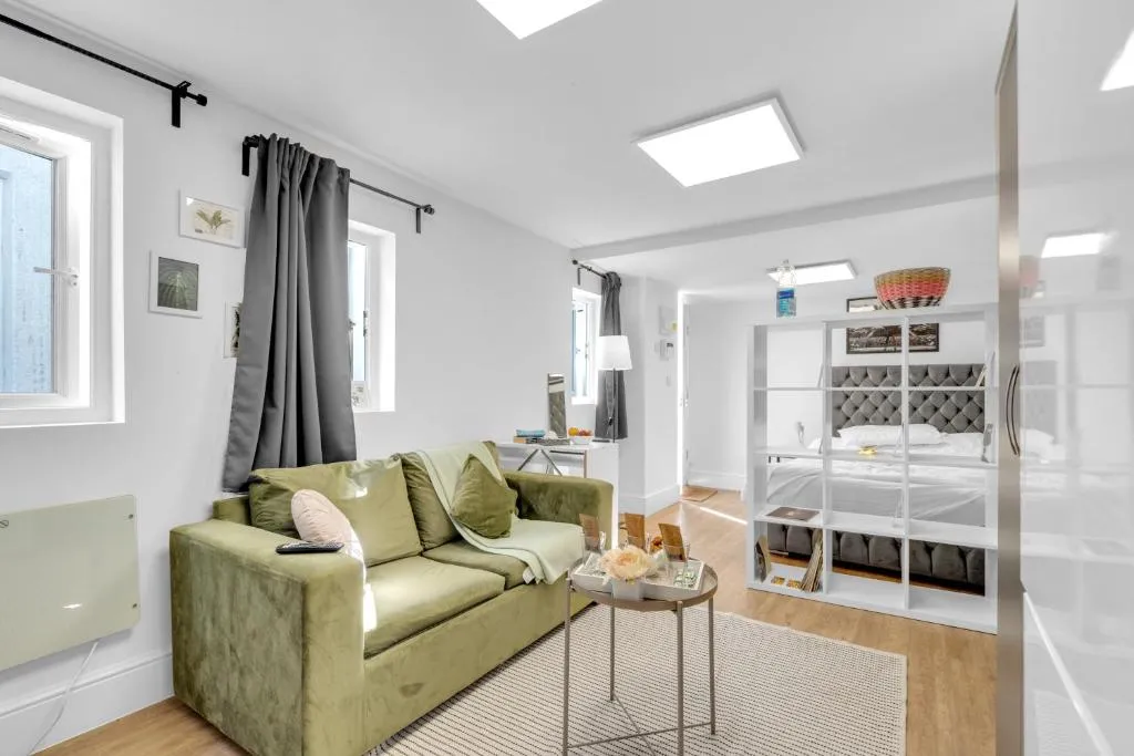 Image 1 of Work-Friendly Bungalow, Extended Stay, Private, Parking Included