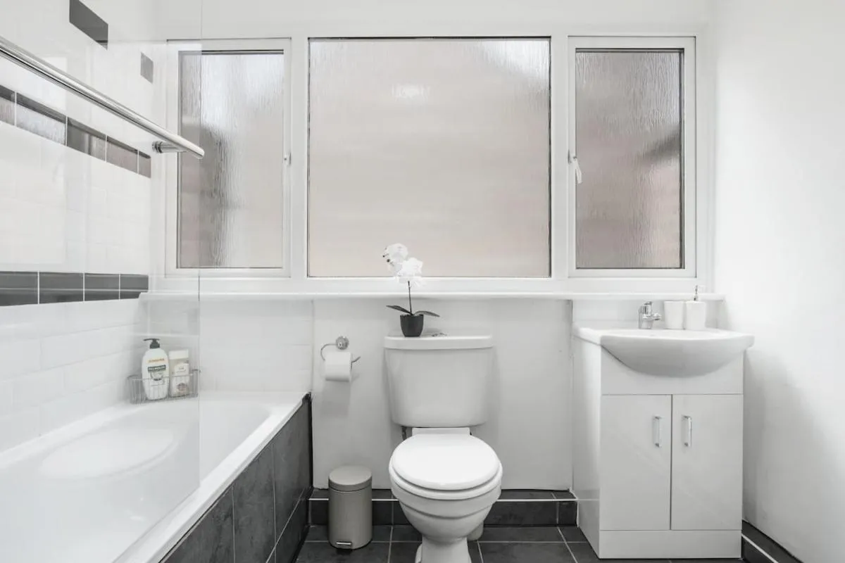 Image 3 of Work, Rest & Explore 4-Bed Flat Near Brixton