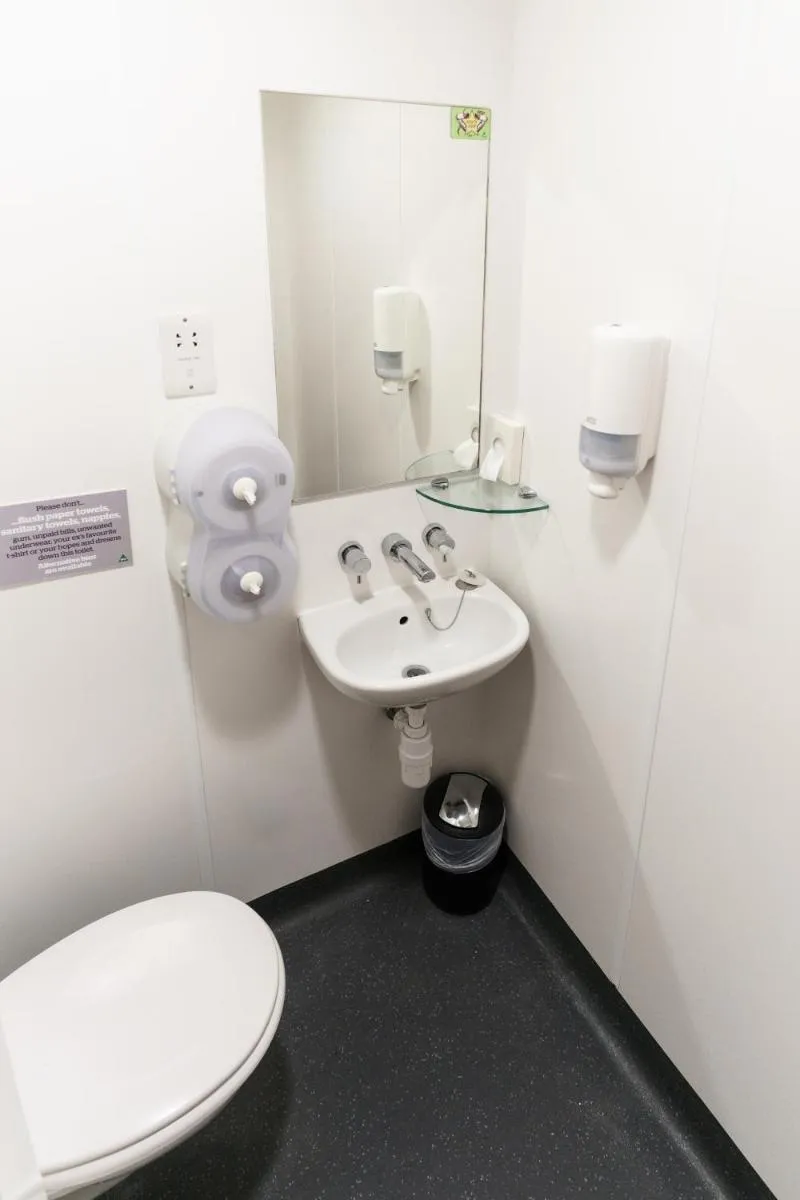 Image 4 of YHA London Central