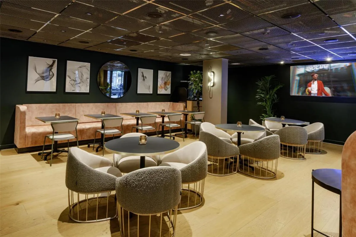Image 5 of YOTEL London City