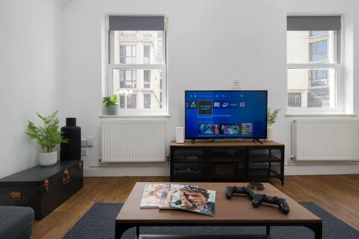 Image 5 of Your Own House, 2 Bedr, 3 Beds, 2,5 Bath, Covent Gdn