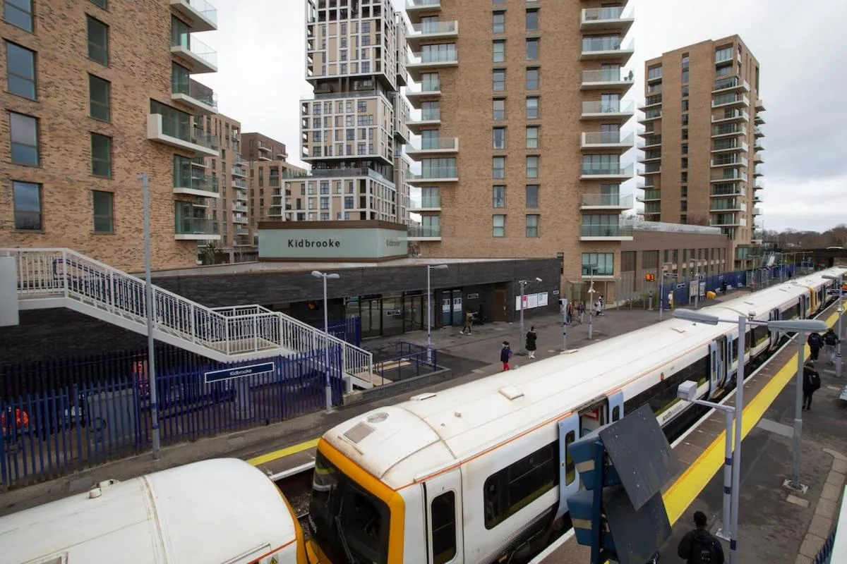 Image 3 of Your perfect holiday experience Flat near London Bridge -16mins and O2 arena – 8mins