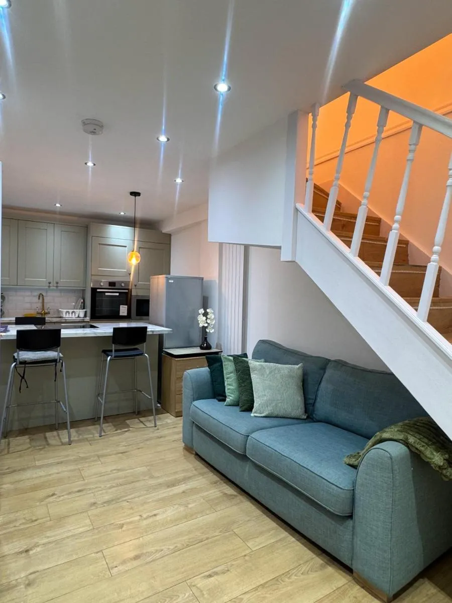 Image 4 of Zone 2 En-Suite Rooms Peckham Maisonette