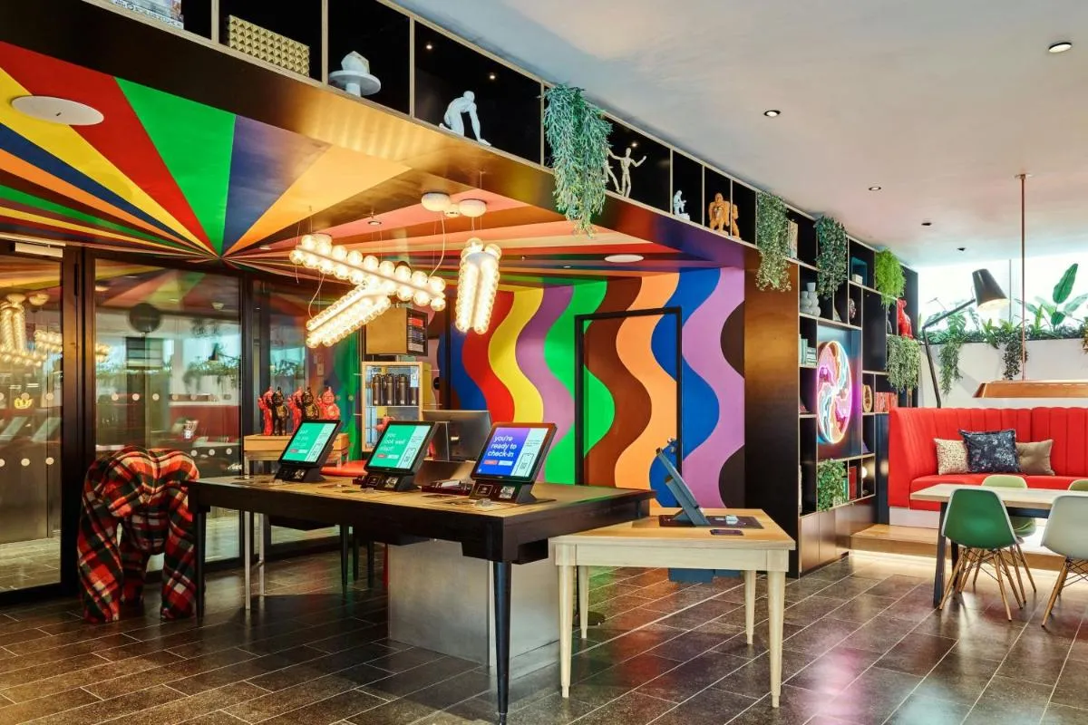 Image 3 of citizenM London Victoria Station
