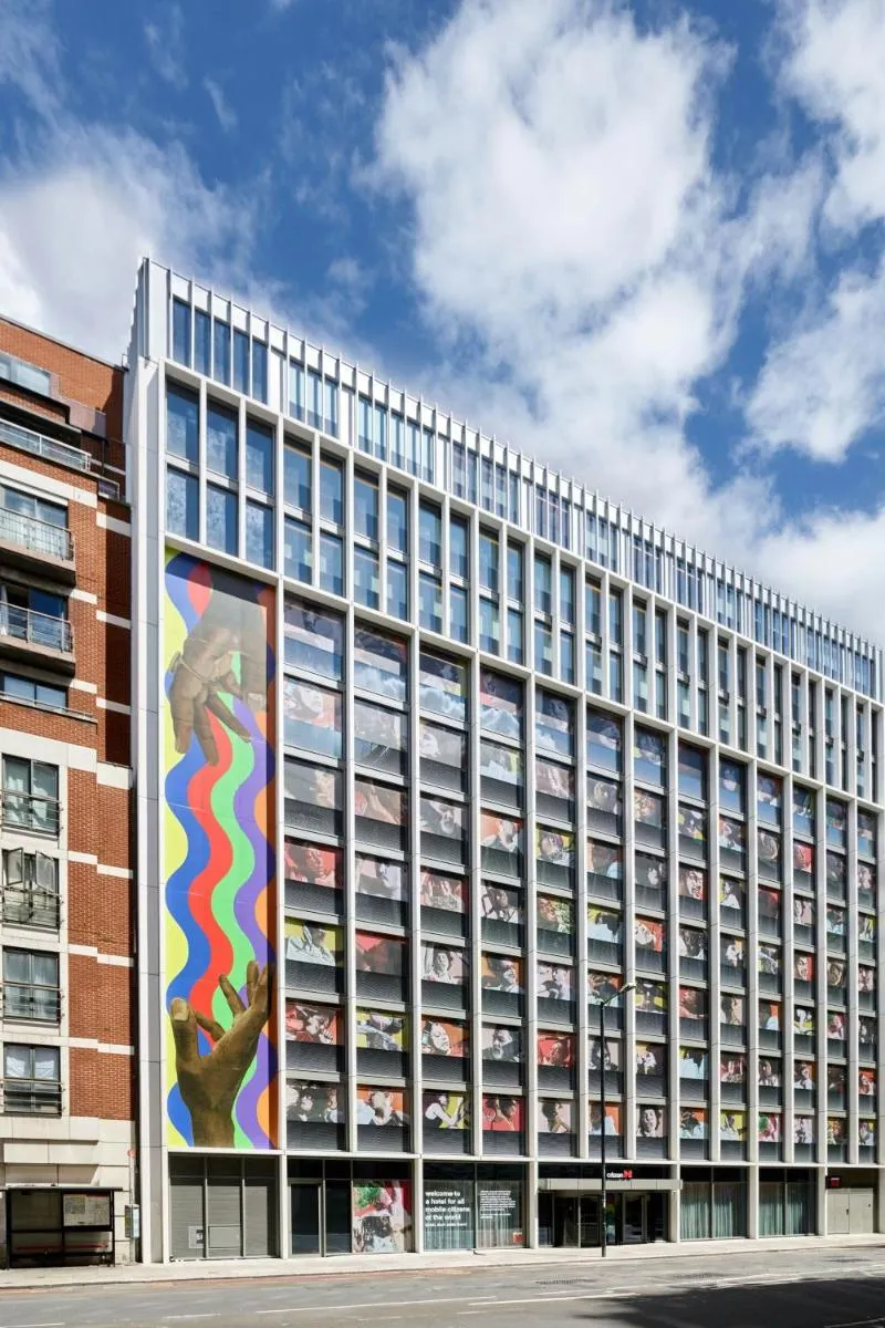 Image 4 of citizenM London Victoria Station