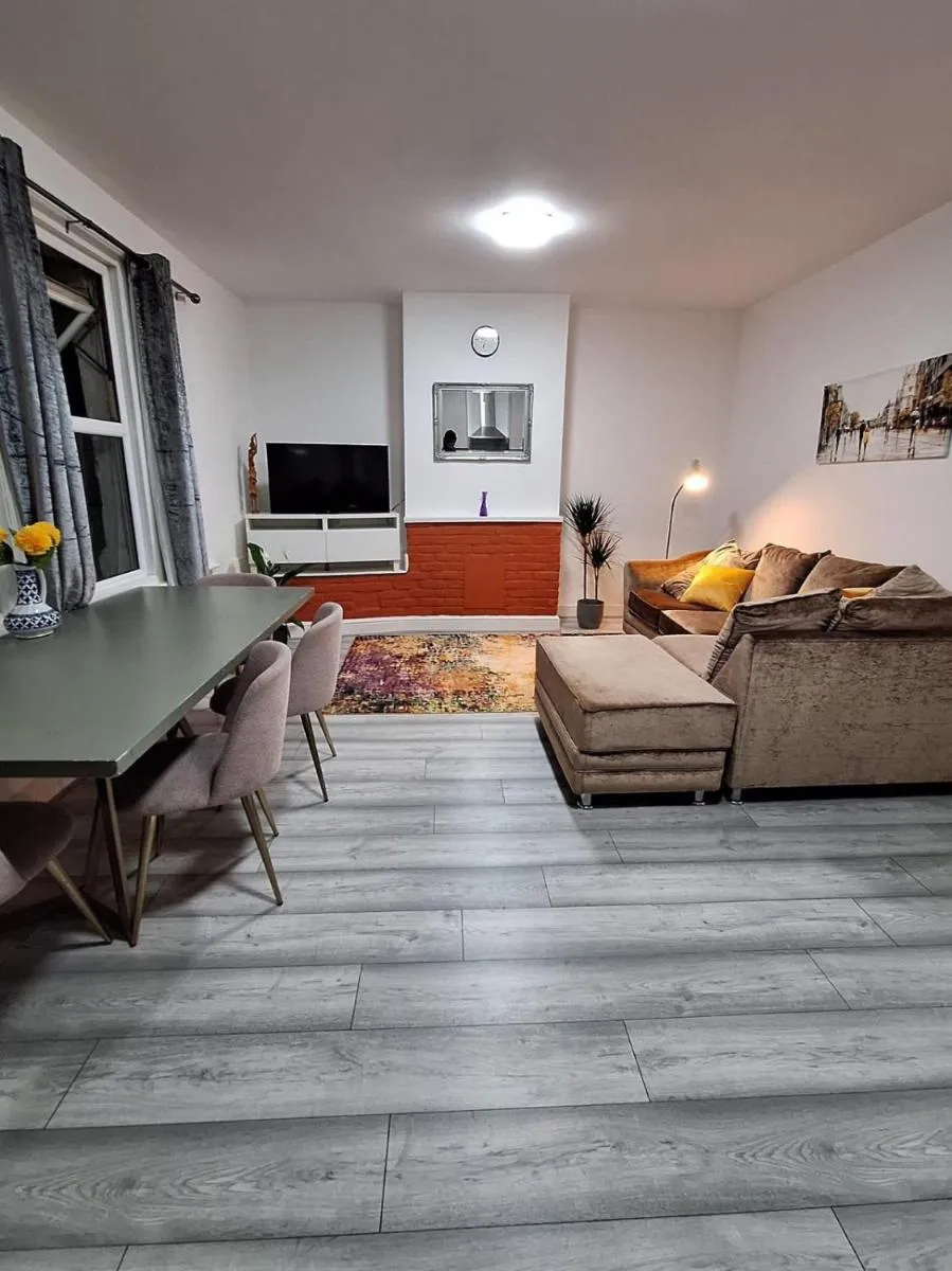 Image 4 of home from home 2 bed flat