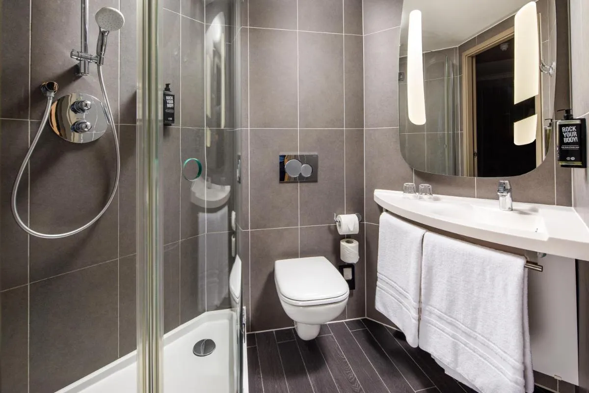 Image 3 of ibis London Canning Town