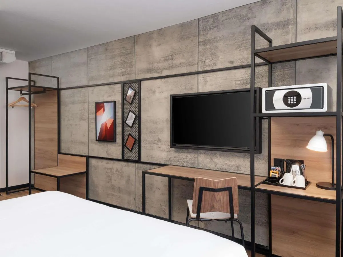 Image 3 of ibis London Earls Court