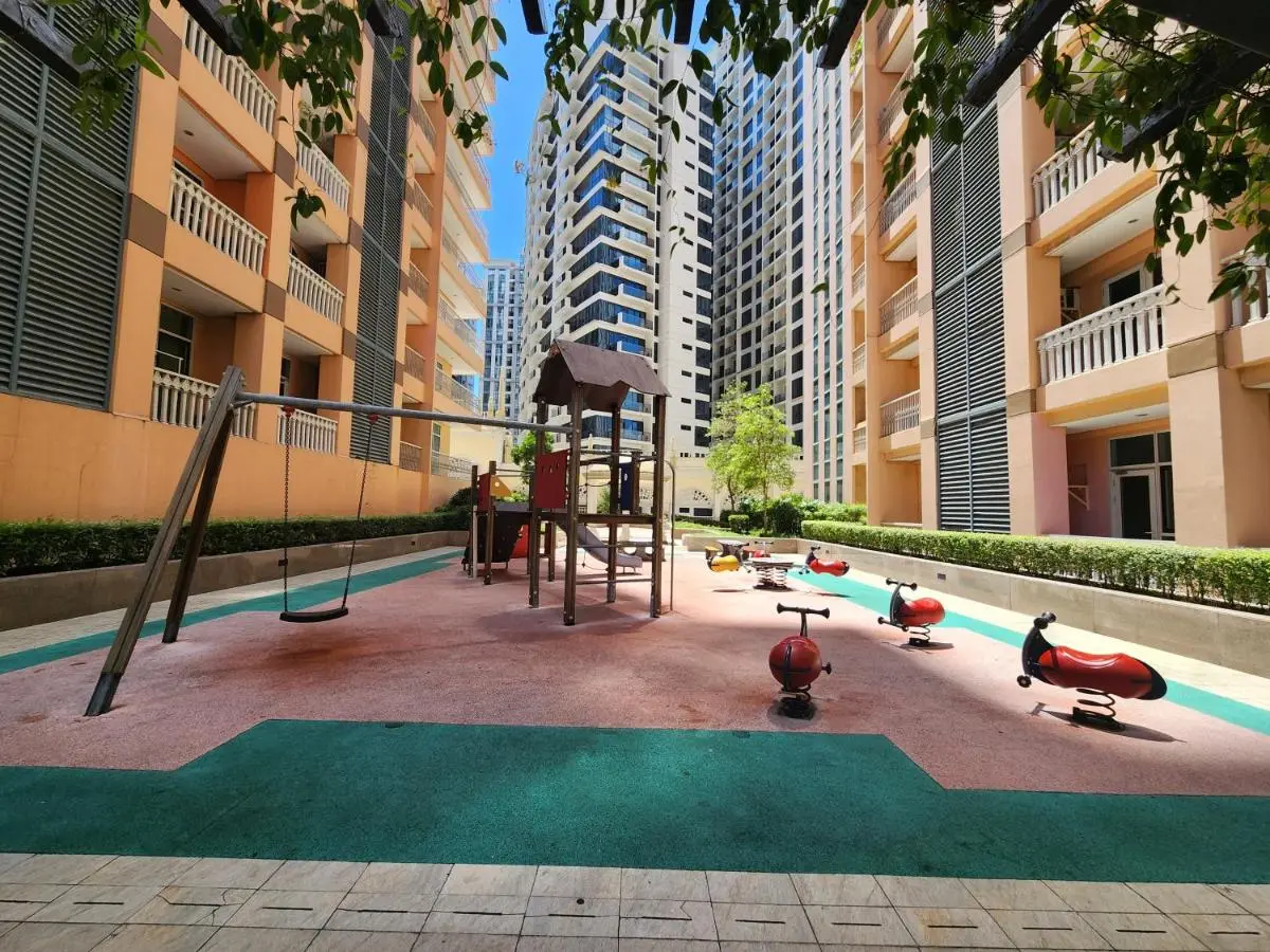 Image 6 of 12e Spacious Cozy Suite at The Venice Mall with FREE Parking and Washing Machine
