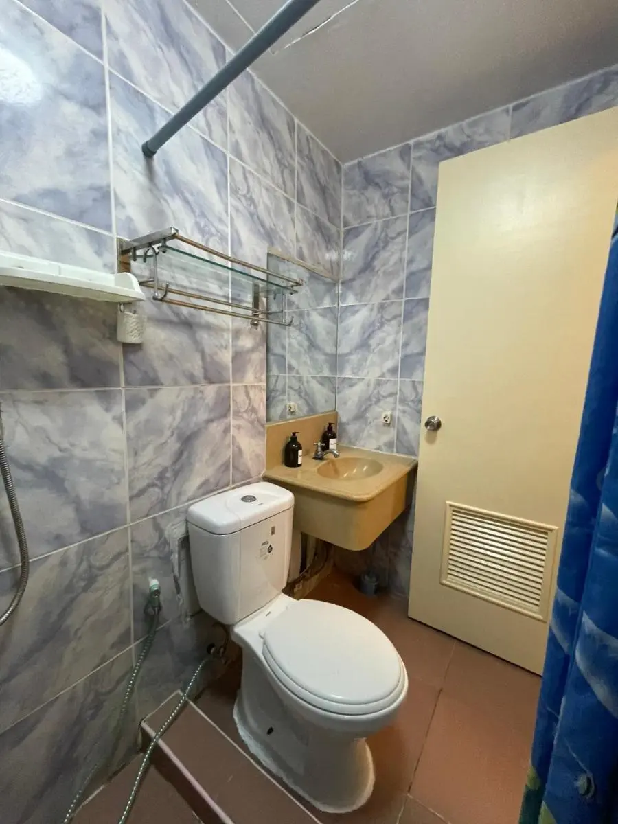 Image 4 of 1BR Condotel – Forbes Town Road near St Lukes BGC Taguig