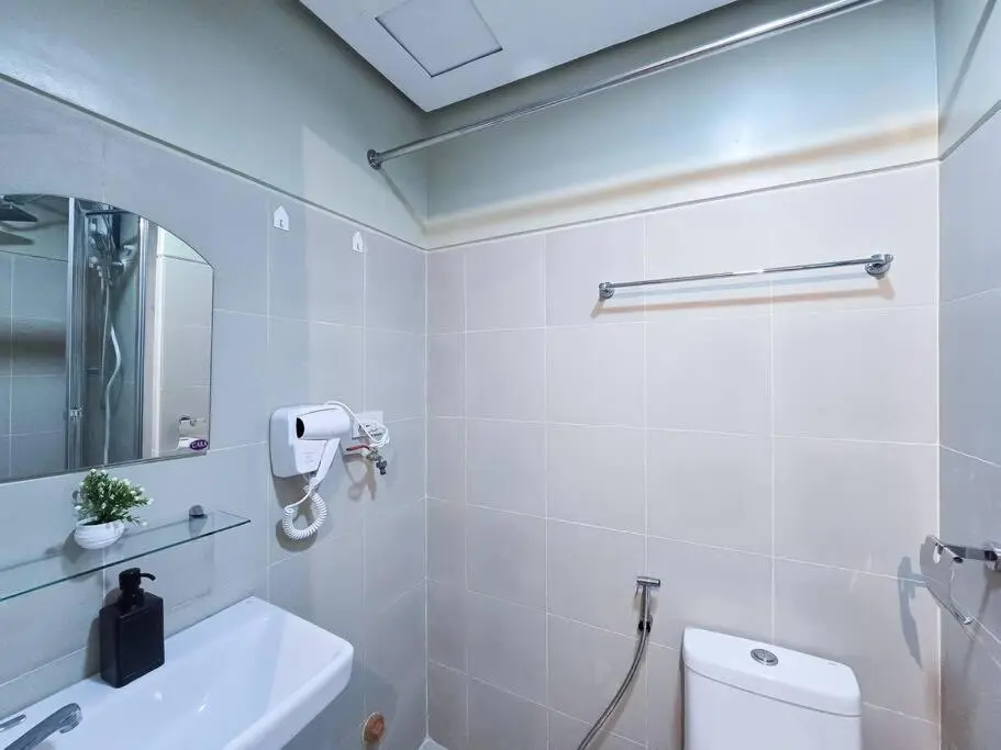 Image 2 of 1BR Condotel with Balcony at FAME Residences #FM39