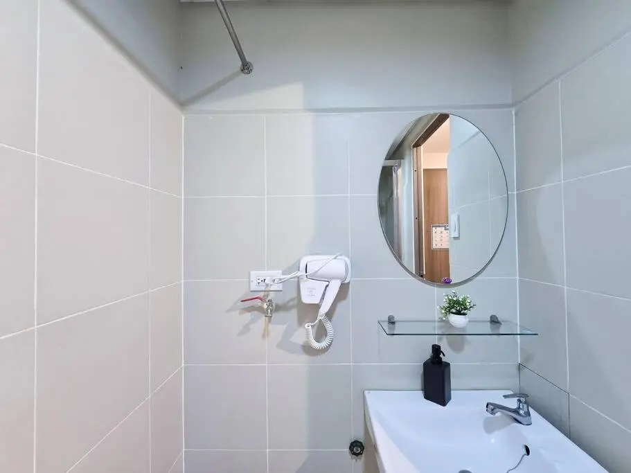 Image 2 of 1BR Condotel with Balcony at FAME Residences #FM43