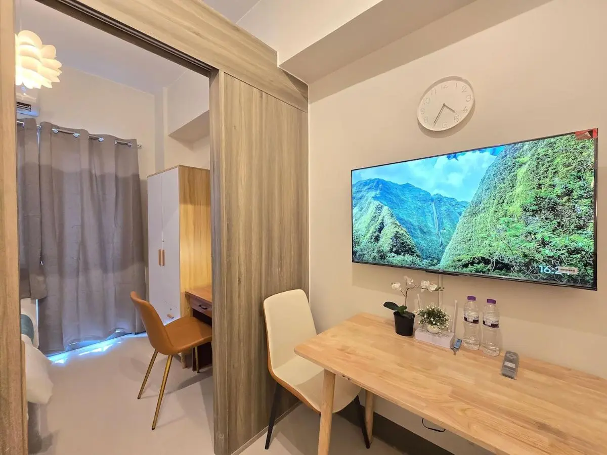Image 5 of 1BR Condotel with Balcony at FAME Residences #FM48-1