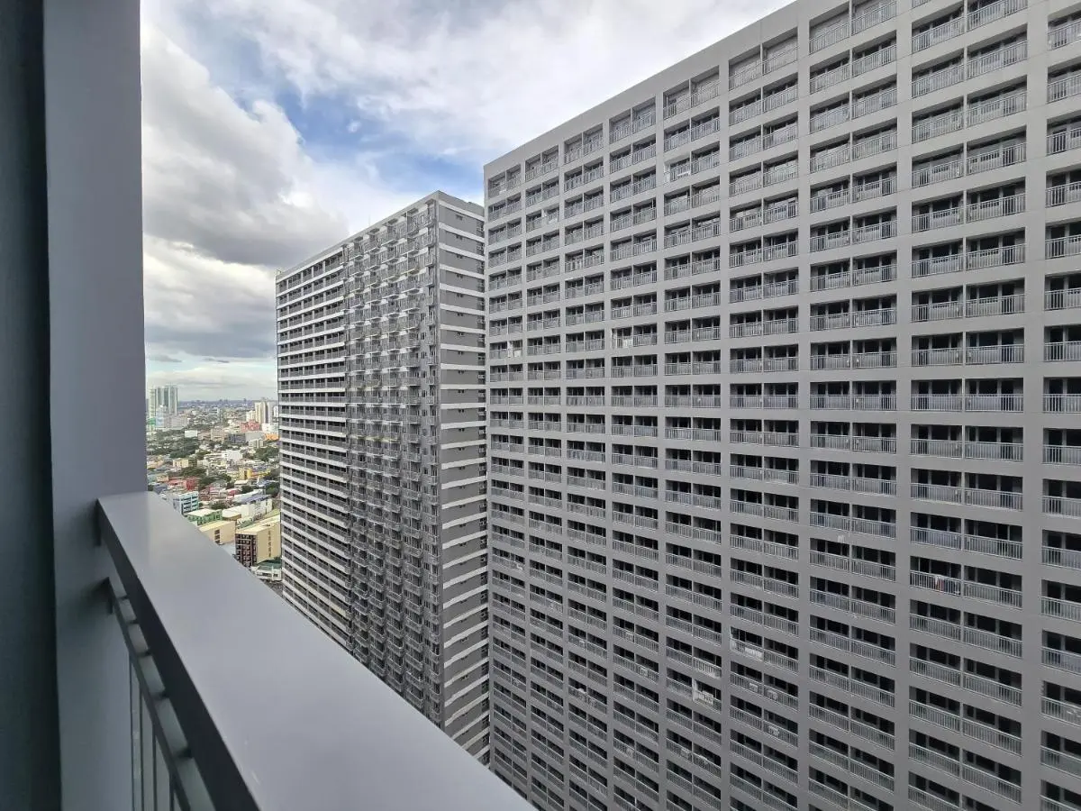 Image 5 of 1BR Condotel with Balcony at FAME Residences #FM64
