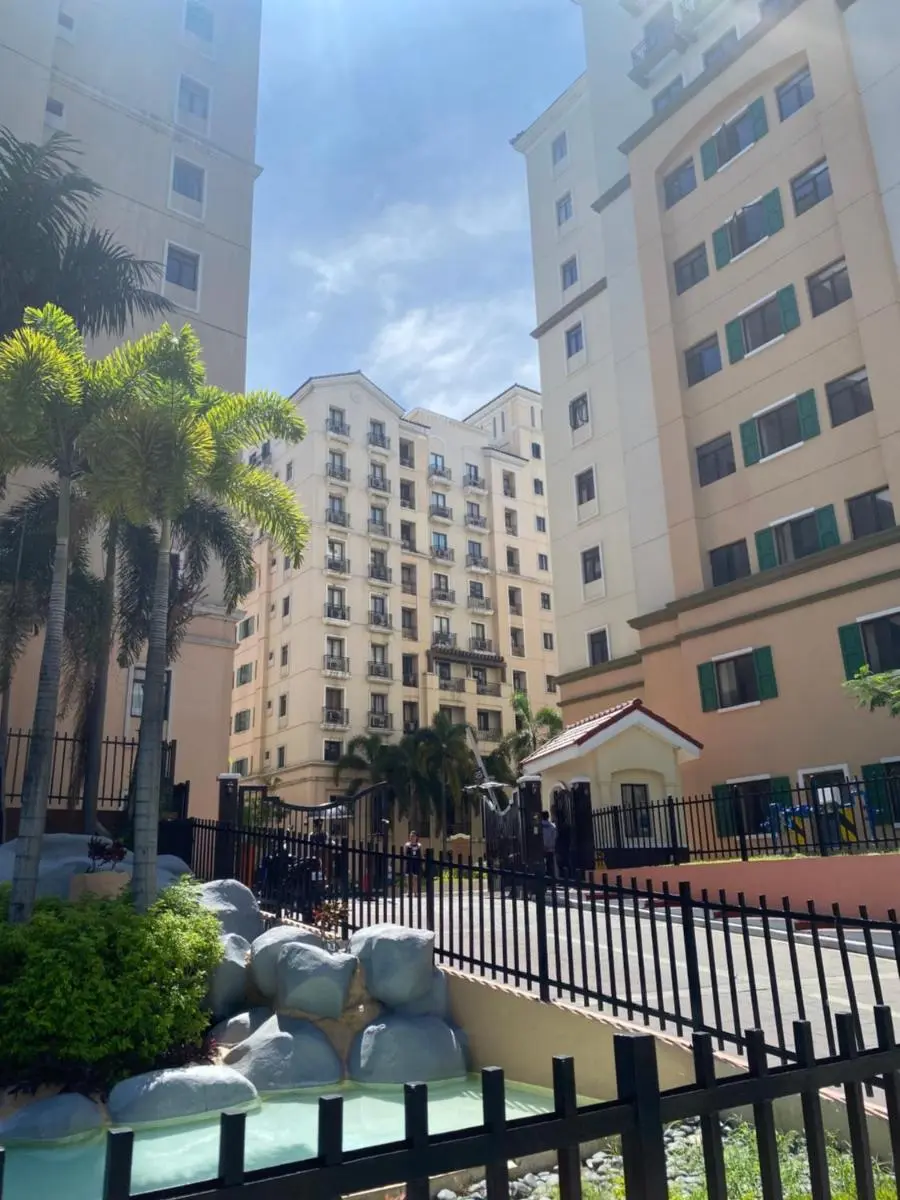 Image 2 of 1BR NAIA T3 Residential Resort