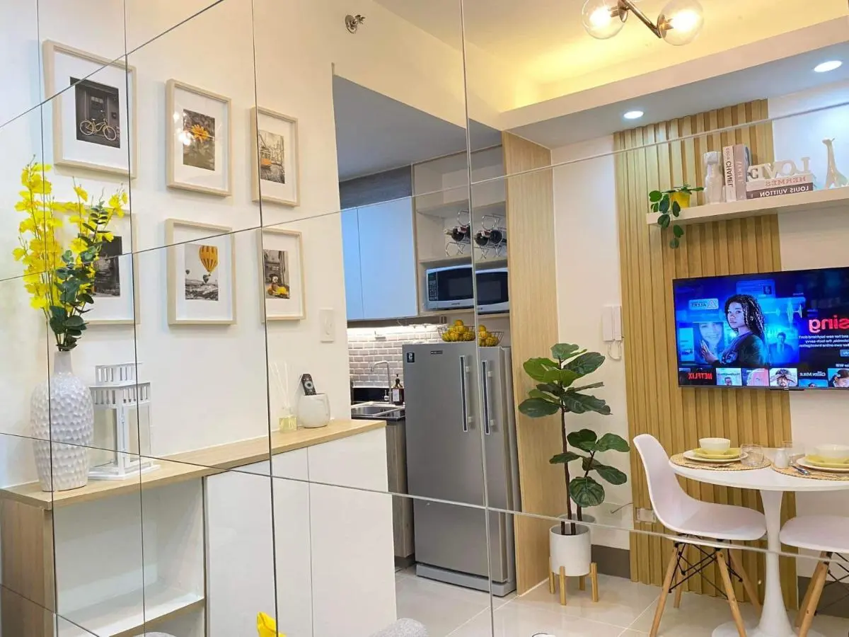 Image 4 of 1BR w/ Balcony near Megamall: The Admiral‘s Lounge