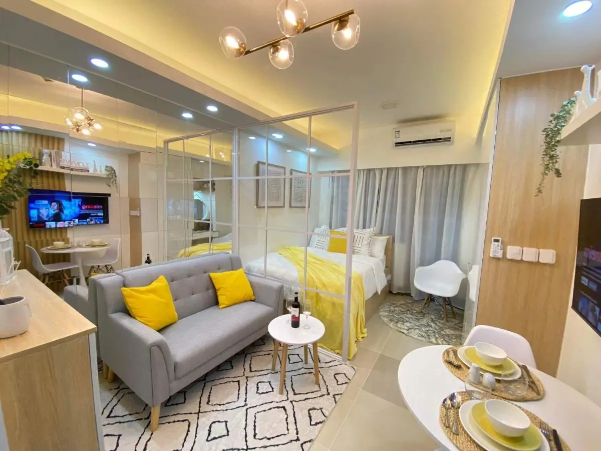 Image 5 of 1BR w/ Balcony near Megamall: The Admiral‘s Lounge