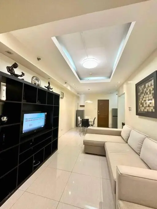 Image 6 of 1Bdrm Condo at Makati w Balcony view of Mnla Bay