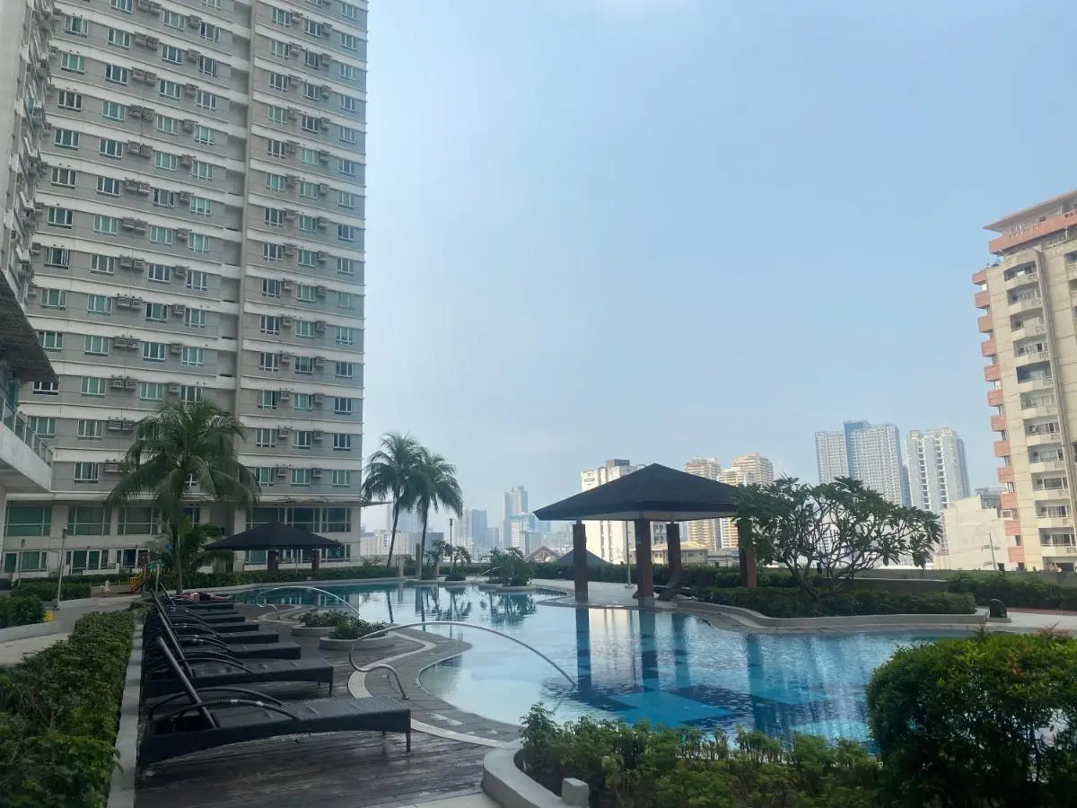 Image 2 of 1Bdrm Condo at Makati w Balcony view of Mnla Bay