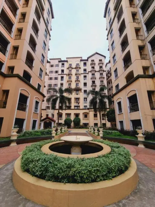 Image 6 of 1-Bedroom condo with pool across NAIA Terminal 3