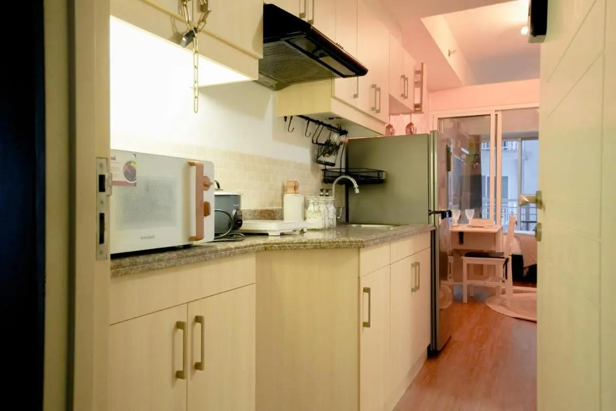 Image 4 of 1 BR Condo with fast Wifi near Business Centers and Malls