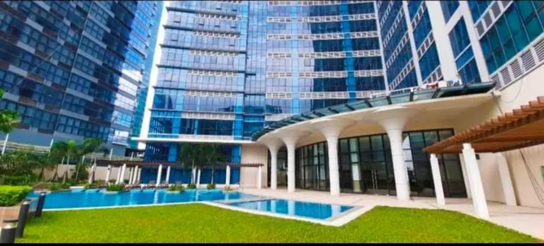 Image 3 of 1 BR Uptown BGC across Uptown Mall