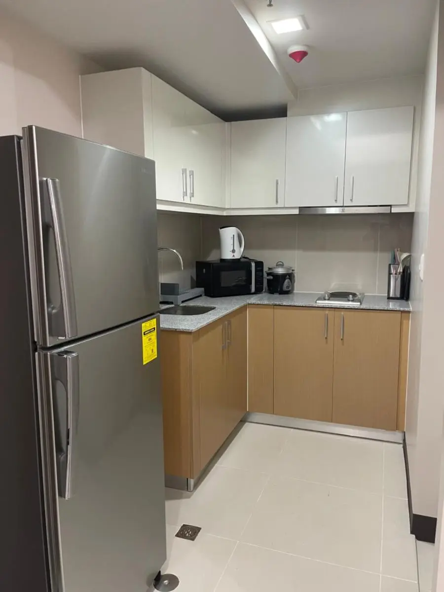 Image 4 of 1 BR condo Uptown Parksuites BGC, high floor, morning sun