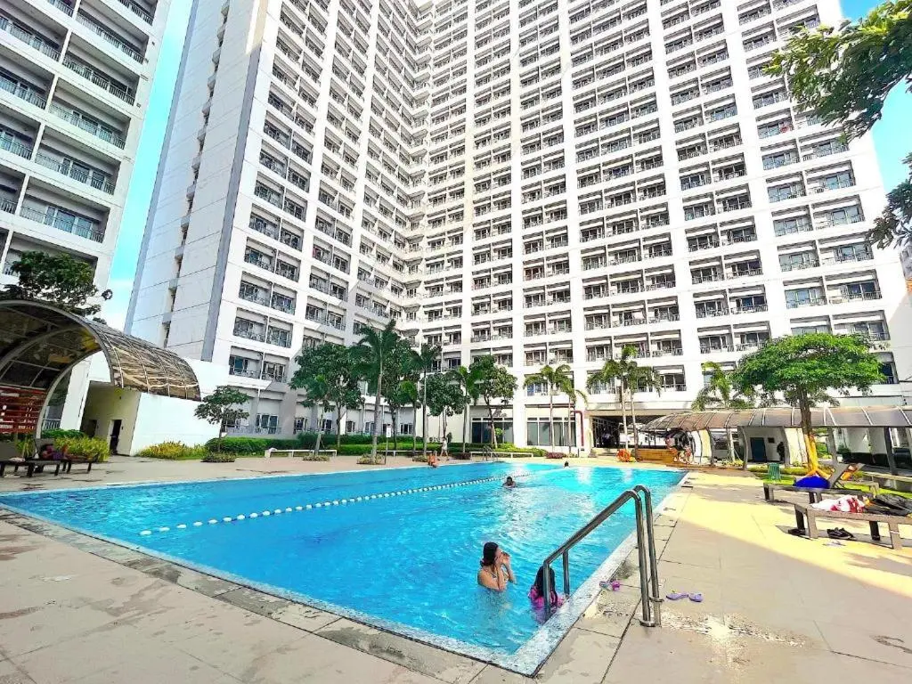 Image 1 of 1 Bedroom with Balcony Pool View and WiFi in Grace Residences