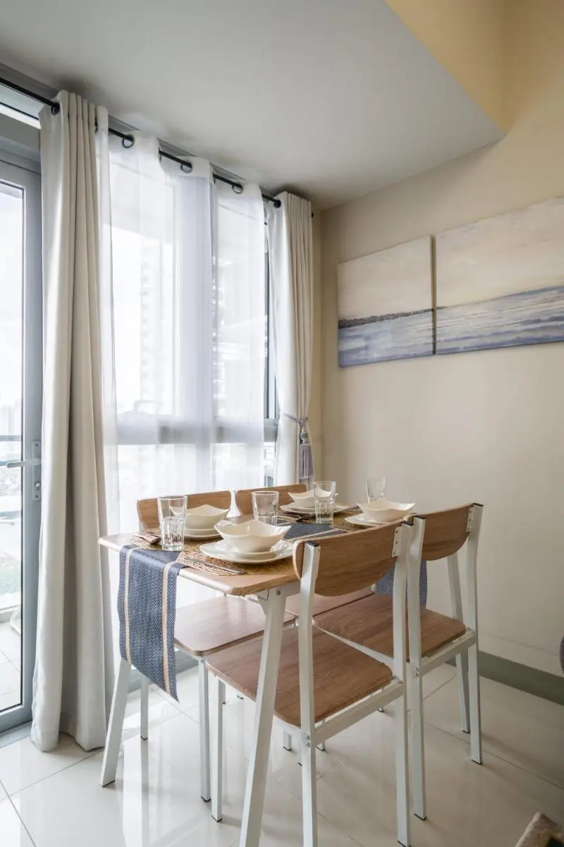 Image 5 of 2BR 2TB Uptown Parksuites BGC Balcony,fast WiFi,Washer