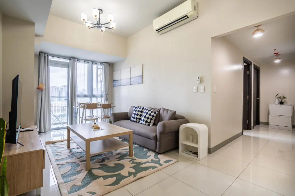 Image 2 of 2BR 2TB Uptown Parksuites BGC Balcony,fast WiFi,Washer