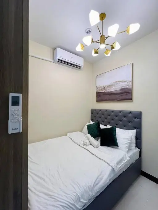 Image 4 of 2BR Solana Suite near MOA PICC NAIA