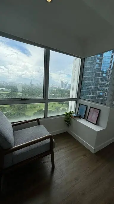 Image 3 of 2 BR Luxe Manila Golf View Loft in BGC
