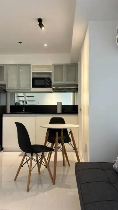 Image 6 of 2 BR Luxe Manila Golf View Loft in BGC