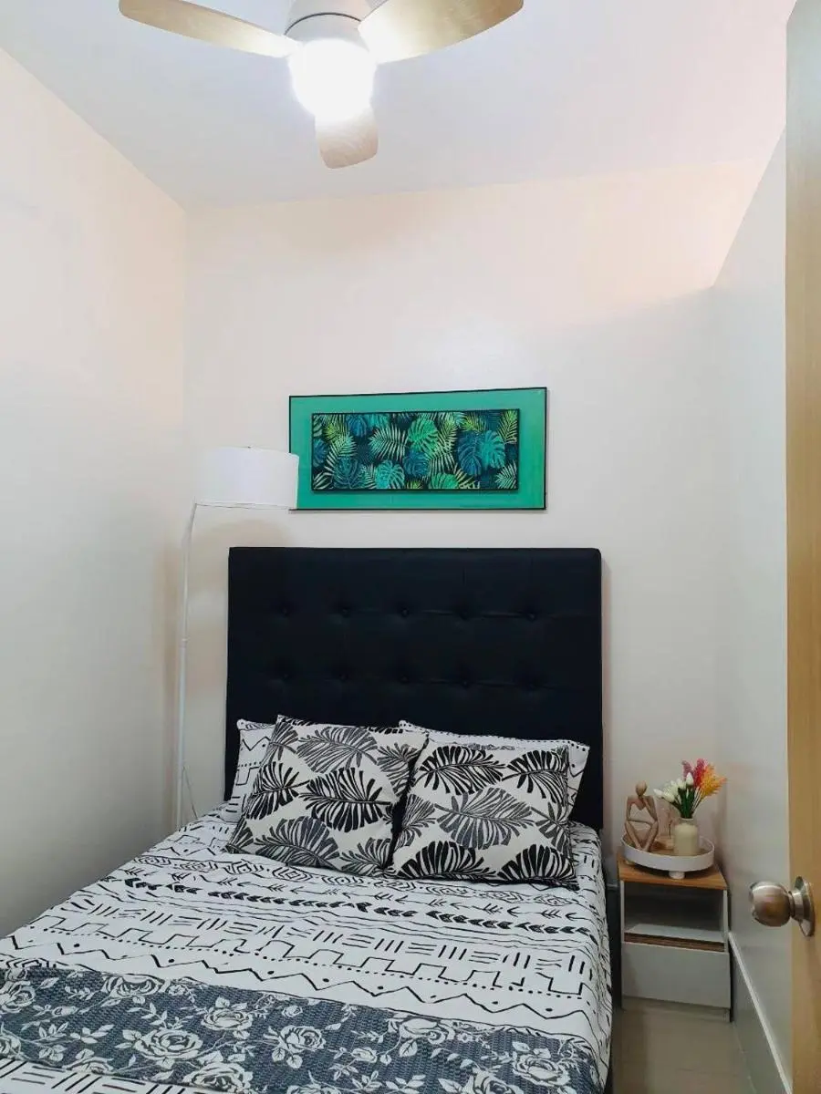 Image 6 of 2 Br CONDO Vine Residences Quezon City with POOL WIFI Karaoke BOARD GAMES NETFLIX