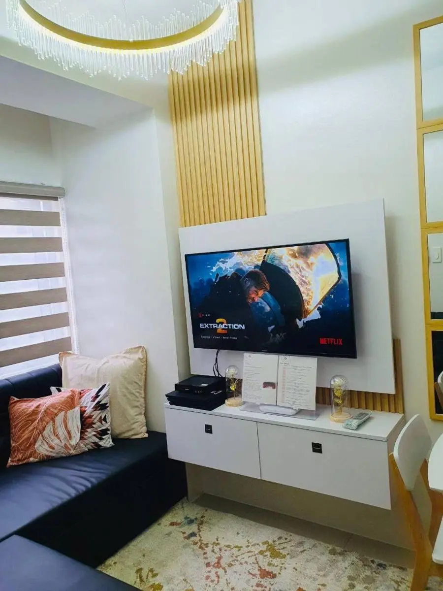 Image 5 of 2 Br CONDO Vine Residences Quezon City with POOL WIFI Karaoke BOARD GAMES NETFLIX