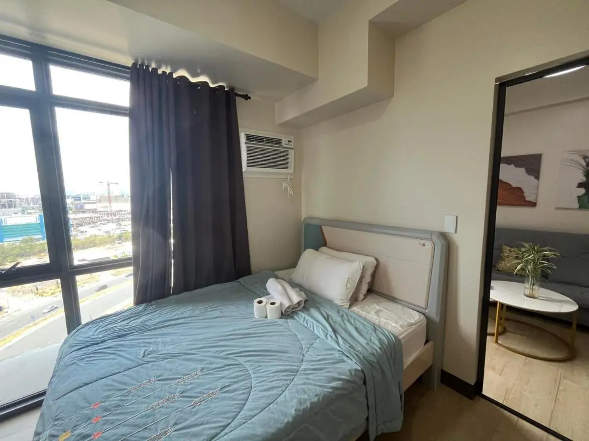 Image 1 of 2 beds for 4 pax with Balcony&WIFI Okada complex near Airport&MOA 12B