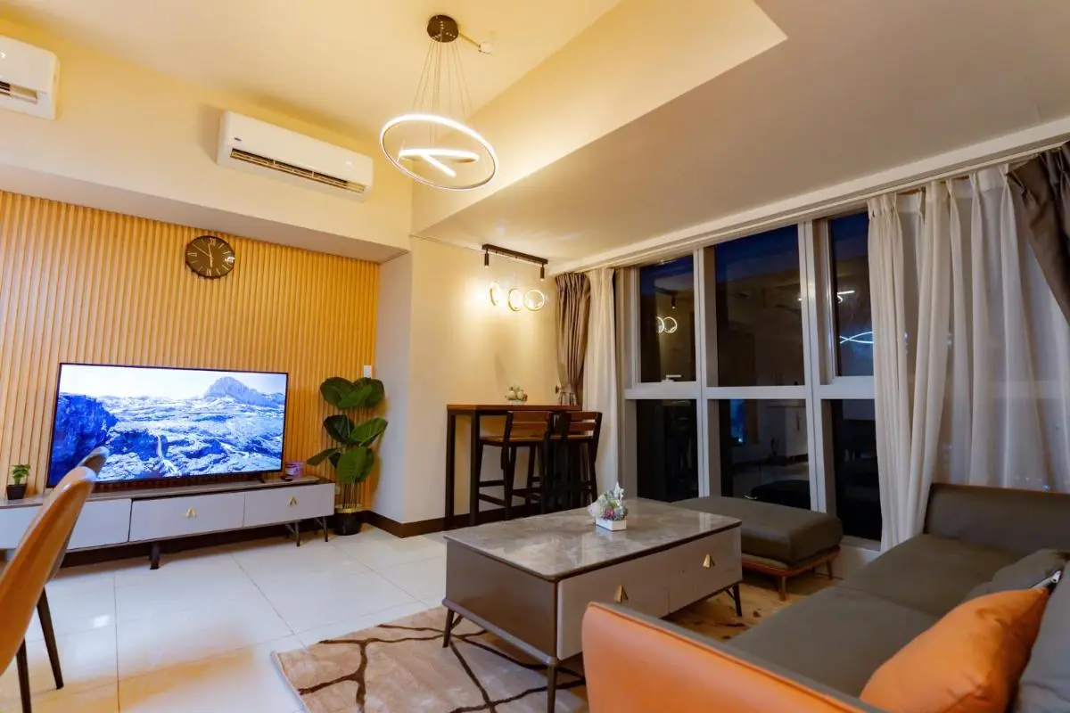 Image 4 of 3BR Modern Uptown Parksuites BGC with bathtub