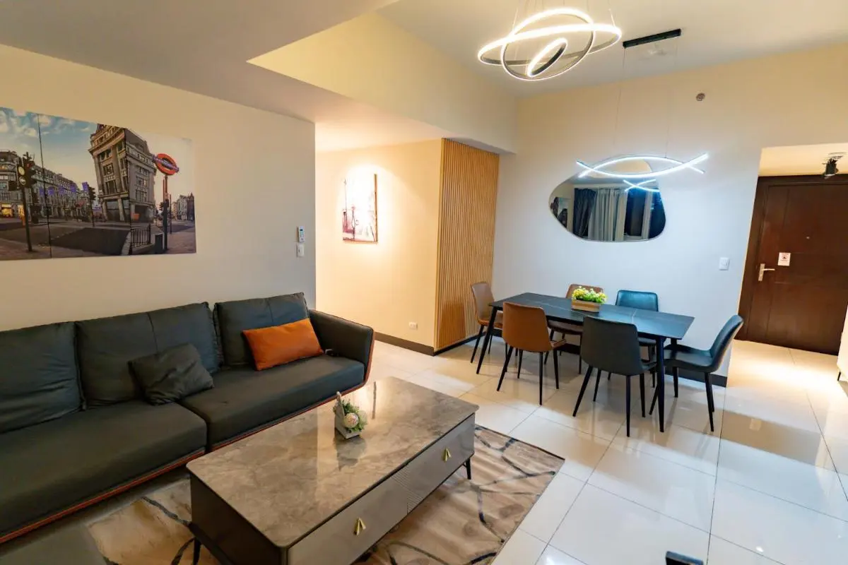 Image 3 of 3BR Modern Uptown Parksuites BGC with bathtub
