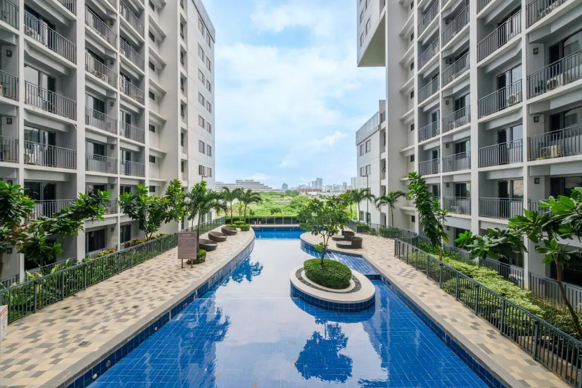 Image 3 of 3 Condos*8 Beds*3 bathrooms*3 Kitchens*4 Pools*@ Shore2 MOA