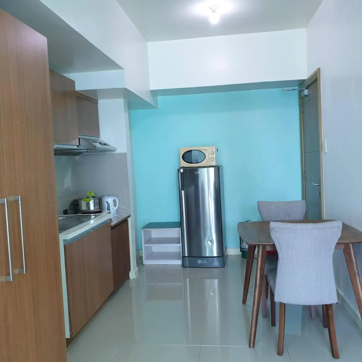 Image 5 of 8 Adriatico Manila Condotel Sea View Corner Unit Near St Lukes Clinic