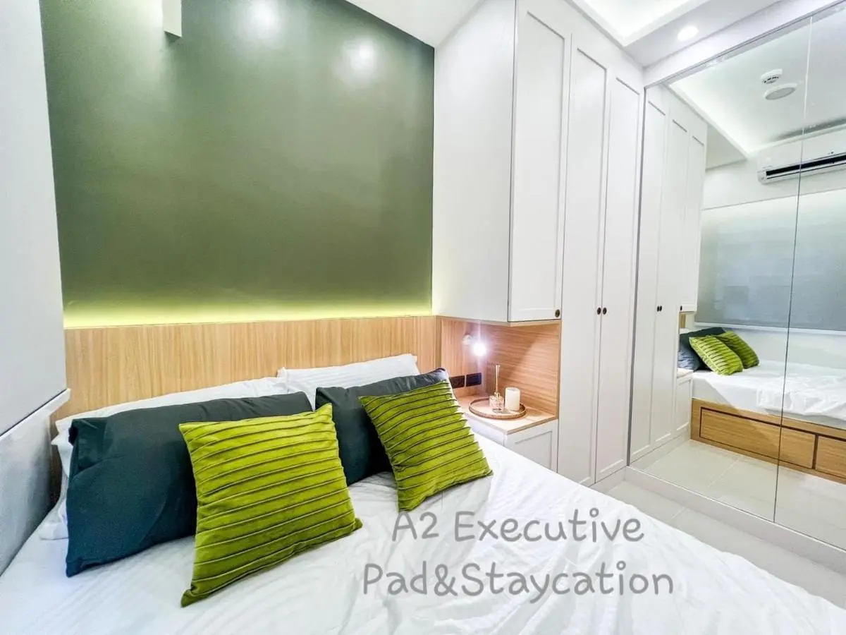 Image 1 of A2 Executive Pad & Staycation