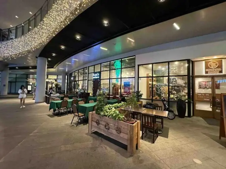 Image 4 of AIR Luxury Makati CBD with balcony
