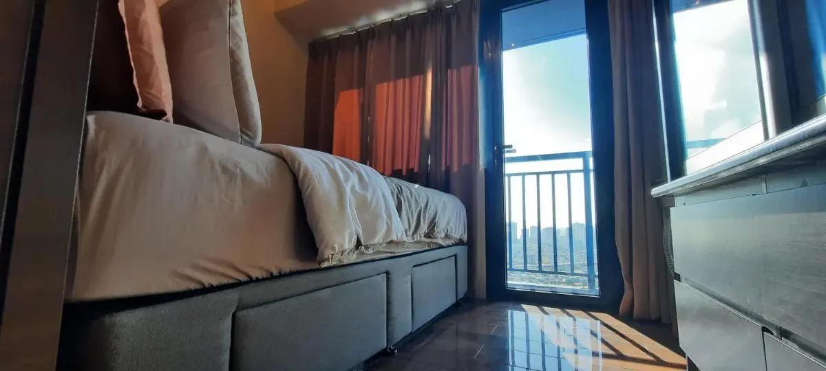 Image 1 of AIR Luxury Makati CBD with balcony