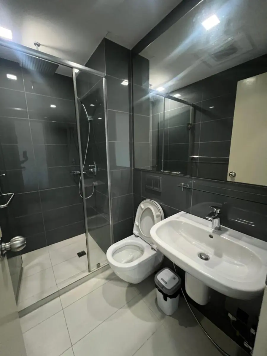 Image 1 of Acqua Private Residences – Livingstone Tower (Makati – Mandaluyong)