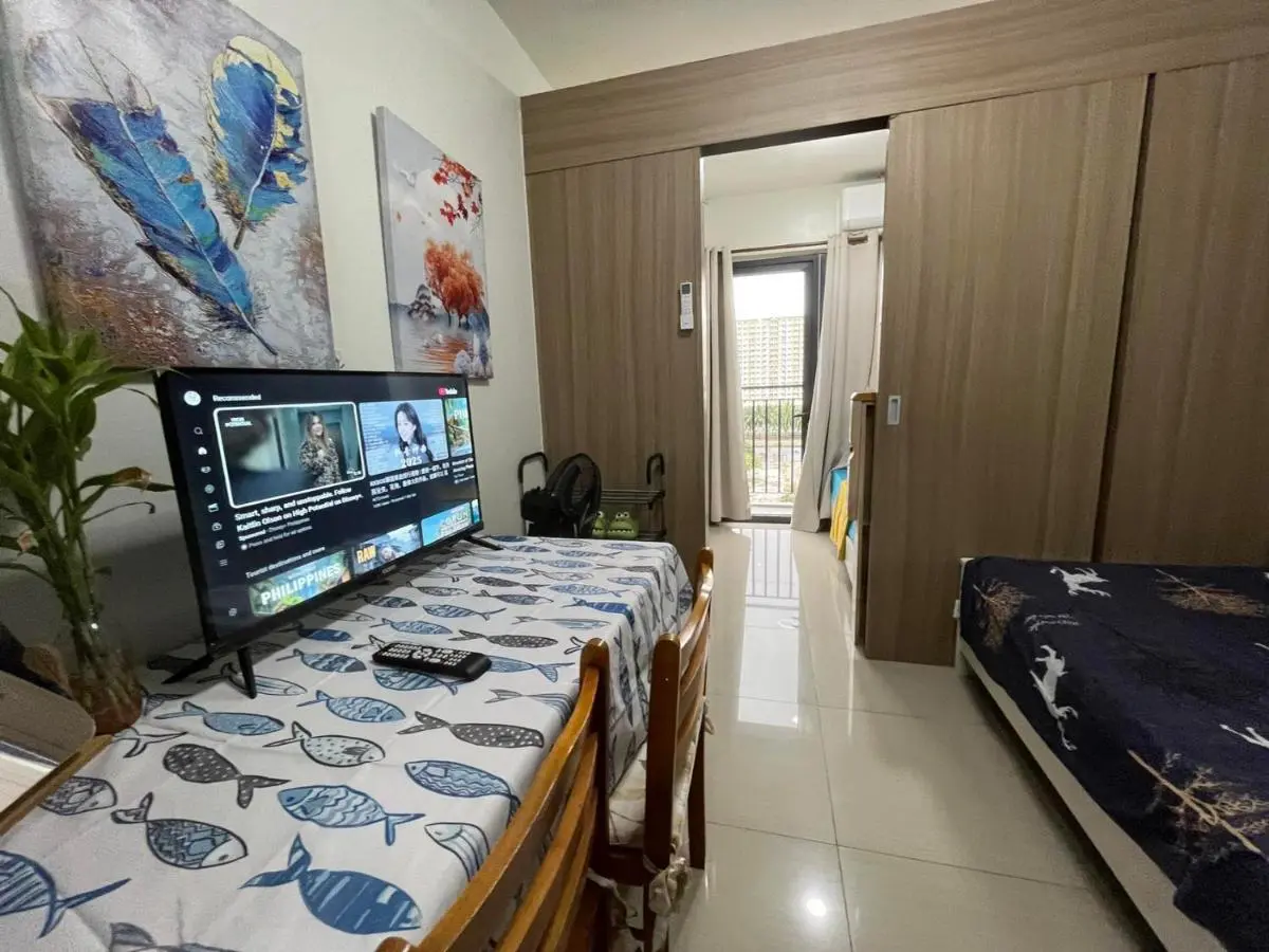 Image 1 of Affordable Shore 2 family suite City View TV&WiFi MOA Self Check-In 735